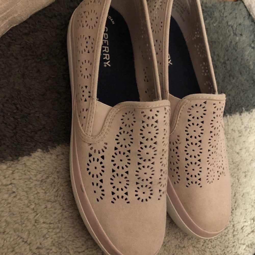 Sperry - Picture 2 of 3